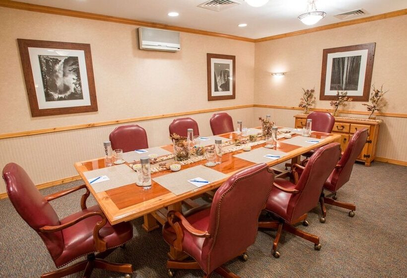 Отель Winter Park Mountain Lodge