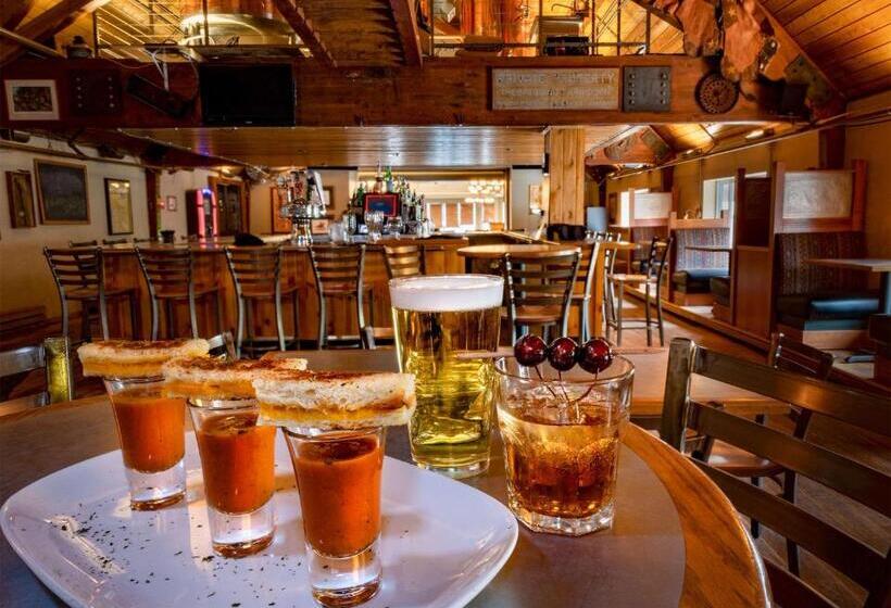 Отель Winter Park Mountain Lodge