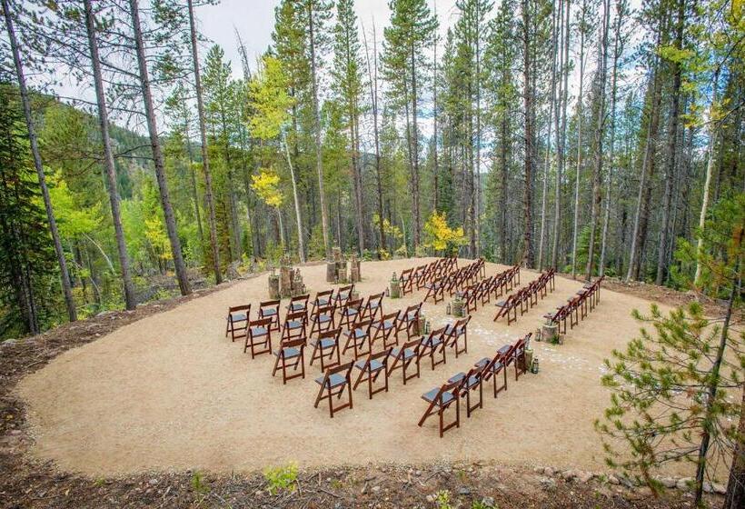 Отель Winter Park Mountain Lodge