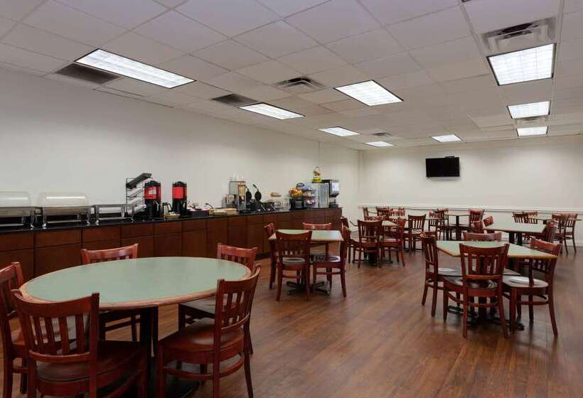 בית מלון כפרי Wyndham Garden Tallahassee Capitol Near Fsu