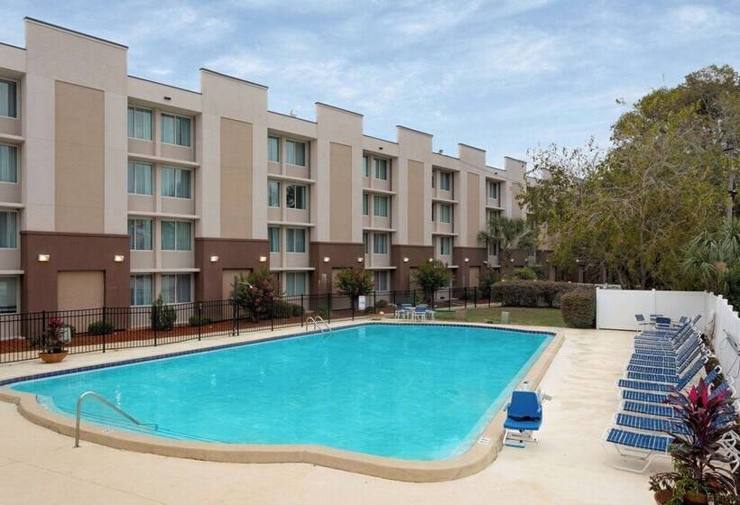 בית מלון כפרי Wyndham Garden Tallahassee Capitol Near Fsu