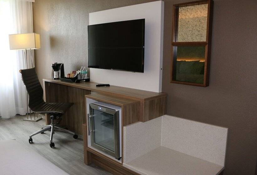 فندق Wyndham Garden Tallahassee Capitol Near Fsu