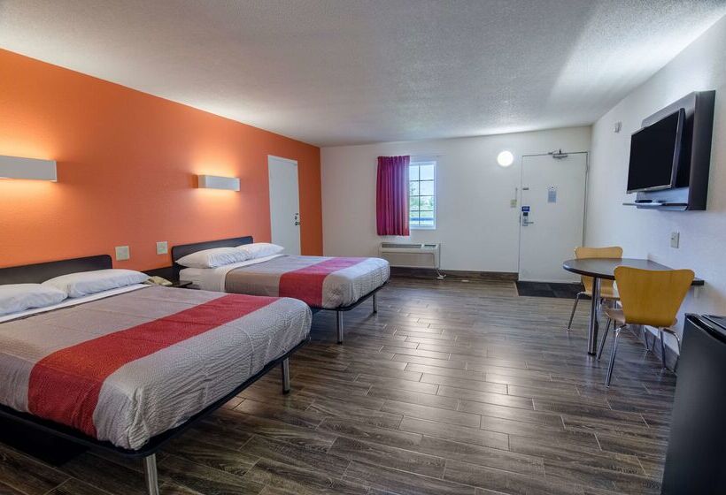 Motel 6 Staunton, Va