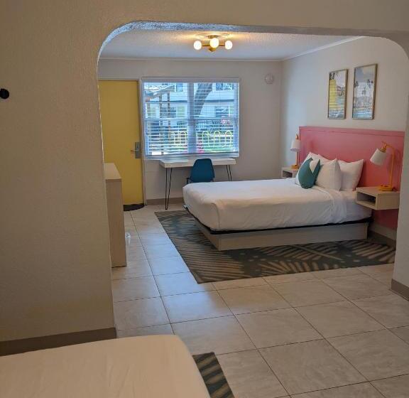 汽车旅馆 Queen's Court Inn