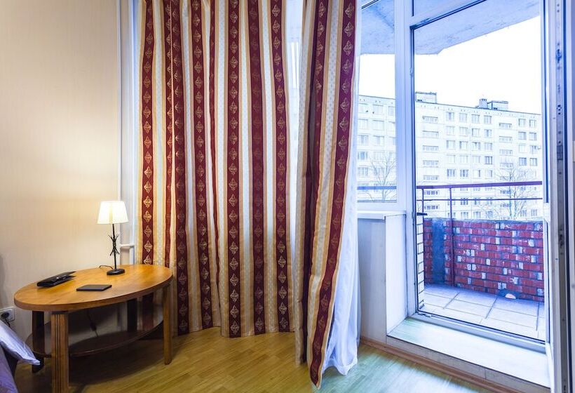 Apartment On Budapeshtskaya 7