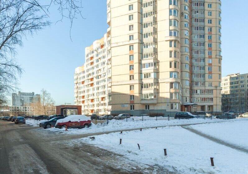 Apartment On Budapeshtskaya 7