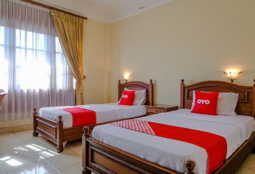 בית מלון כפרי Sarangan Permai By Oyo Rooms