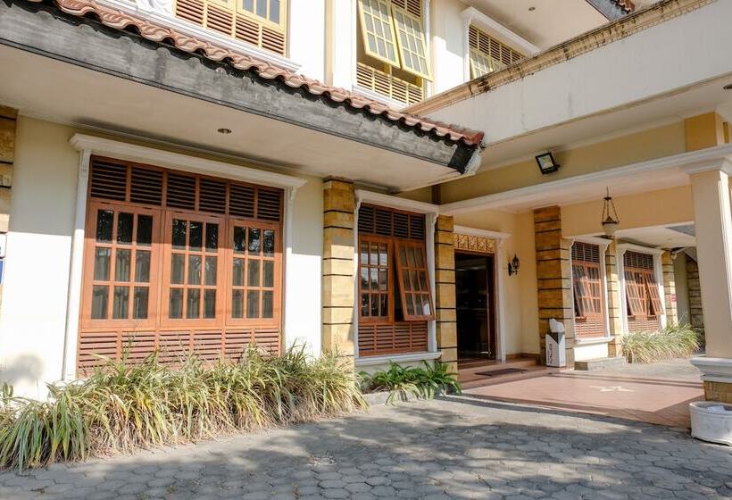 בית מלון כפרי Sarangan Permai By Oyo Rooms