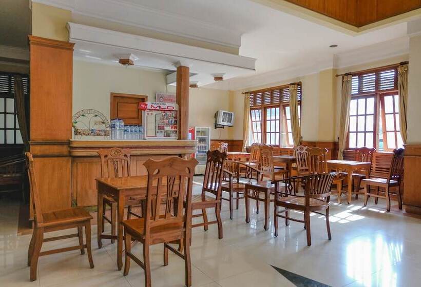 בית מלון כפרי Sarangan Permai By Oyo Rooms