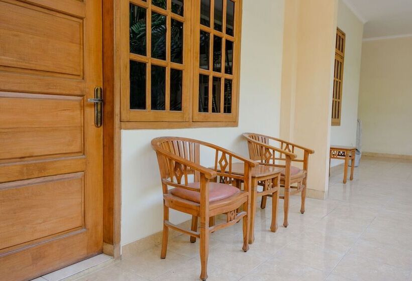 בית מלון כפרי Sarangan Permai By Oyo Rooms