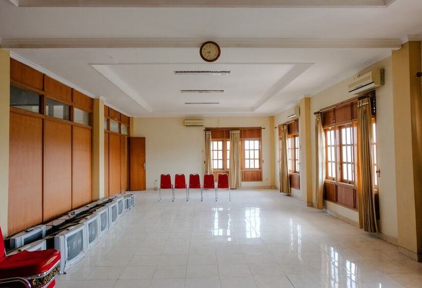 בית מלון כפרי Sarangan Permai By Oyo Rooms