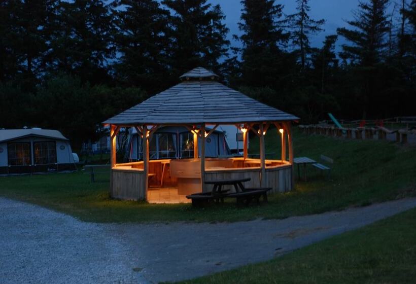 בית מלון כפרי Hytteby – Hanstholm Camping – Thy Feriepark