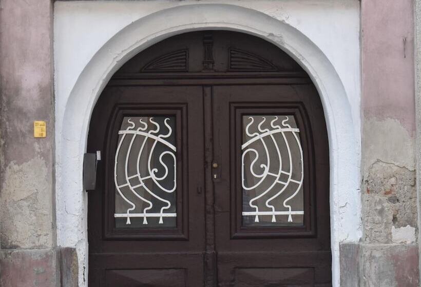 پانسیون City Wall House