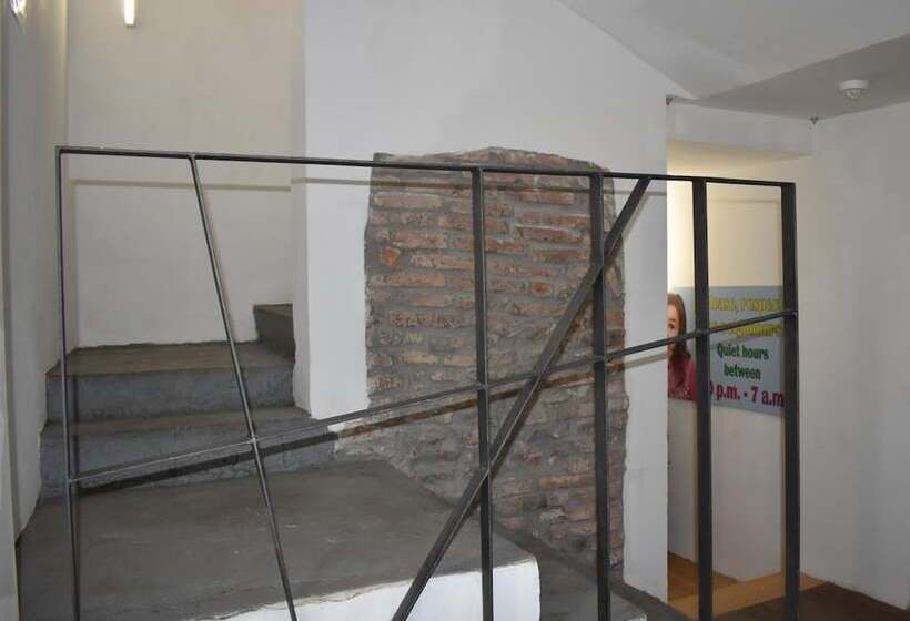 پانسیون City Wall House