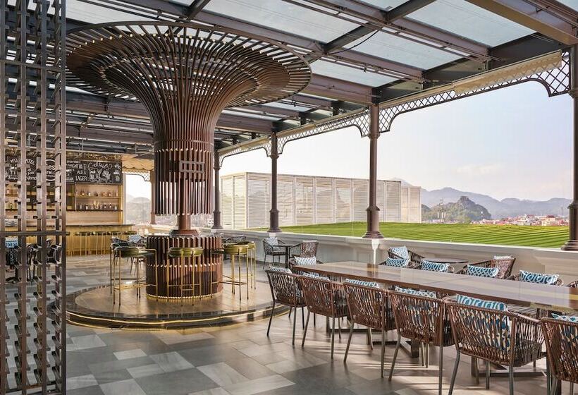 هتل Four Points By Sheraton Lang Son