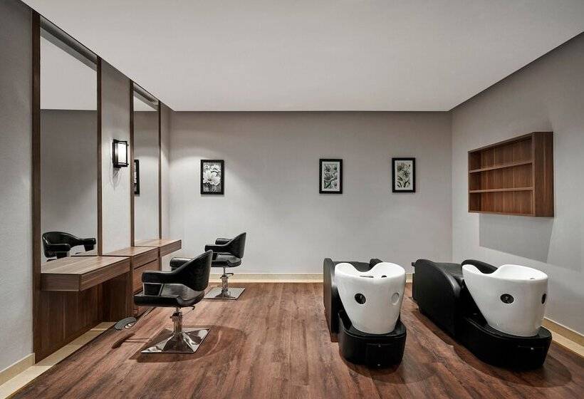 هتل Four Points By Sheraton Lang Son