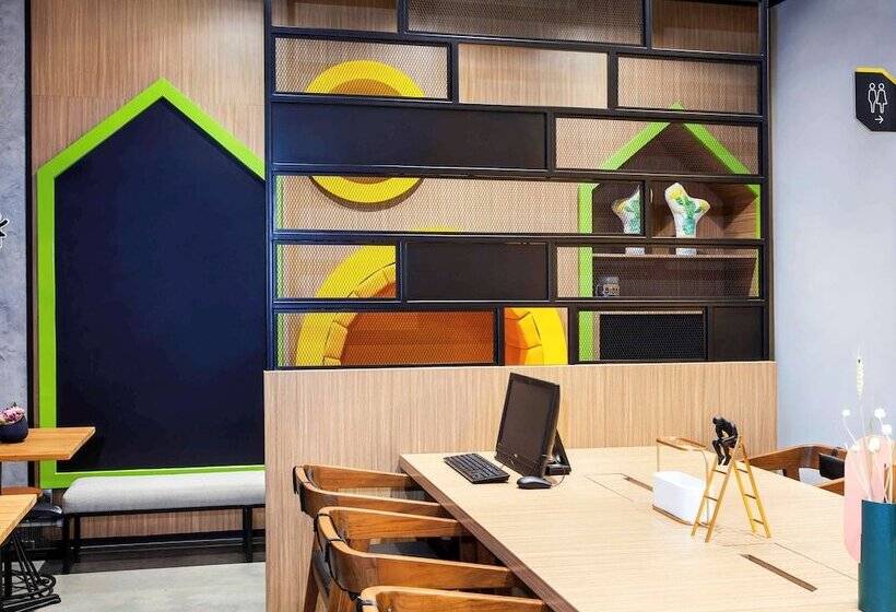 Отель Ibis Styles Bekasi Jatibening