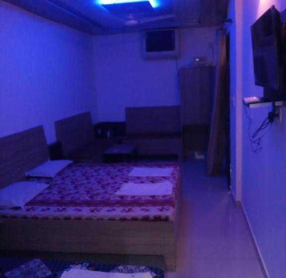 Отель Sai Palace Walking Distance From Taj Mahal  View Of Taj Mahal