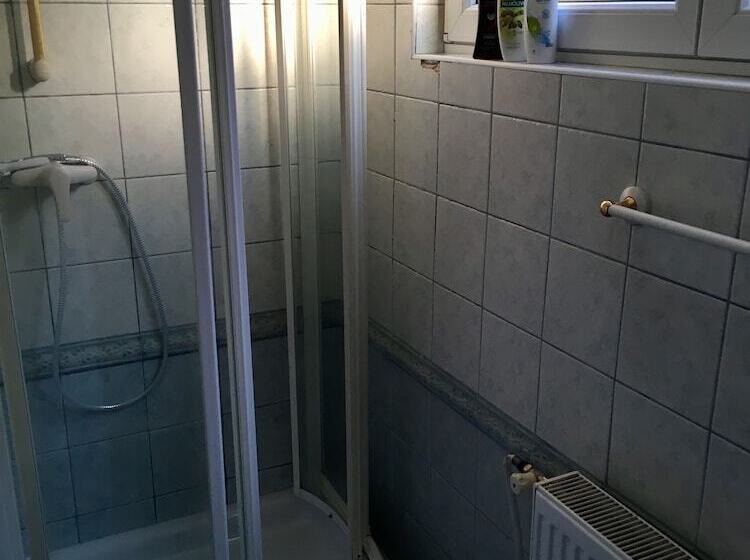 پانسیون Glamping Houses J Max