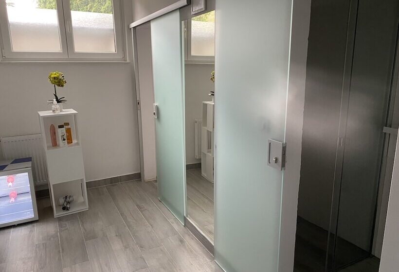 پانسیون Glamping Houses J Max