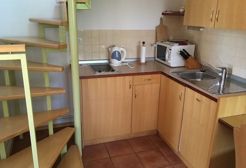 پانسیون Glamping Houses J Max