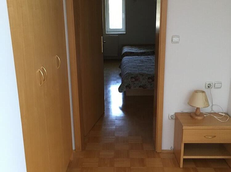 پانسیون Glamping Houses J Max