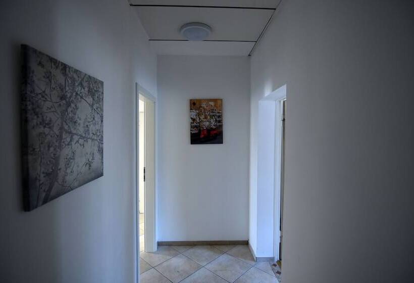 Bed Budget City Center Hannover Hostel