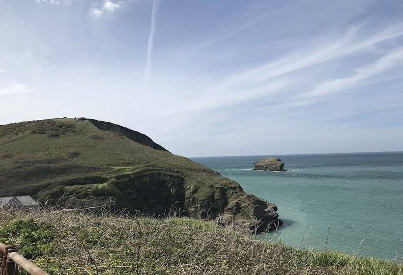 Cliff House Bed And Breakfast