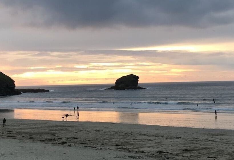 Cliff House Bed And Breakfast