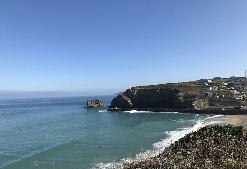 Cliff House Bed And Breakfast