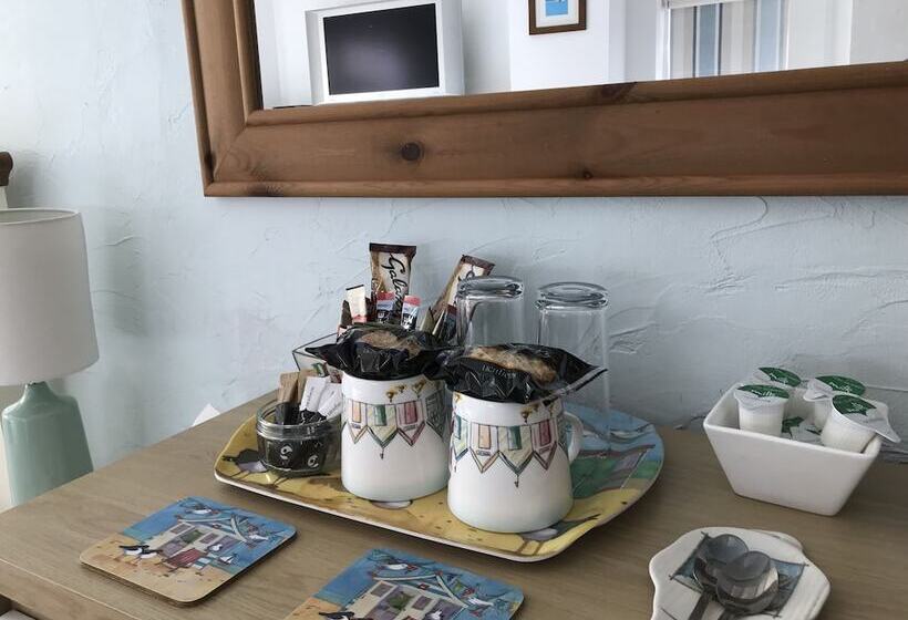 Cliff House Bed And Breakfast