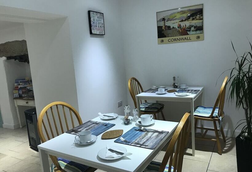 Cliff House Bed And Breakfast