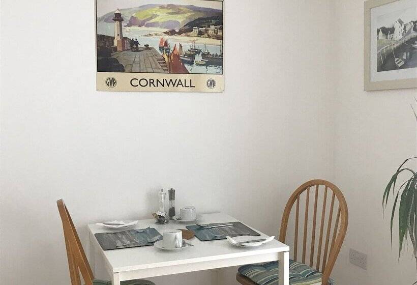 Cliff House Bed And Breakfast