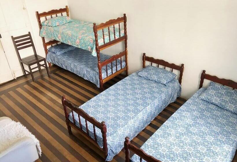 簡易ホテル Salvador Pousada