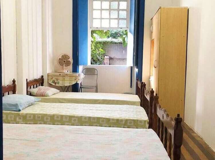 簡易ホテル Salvador Pousada