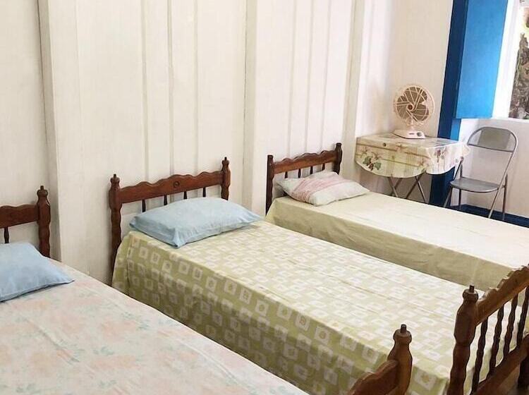 簡易ホテル Salvador Pousada