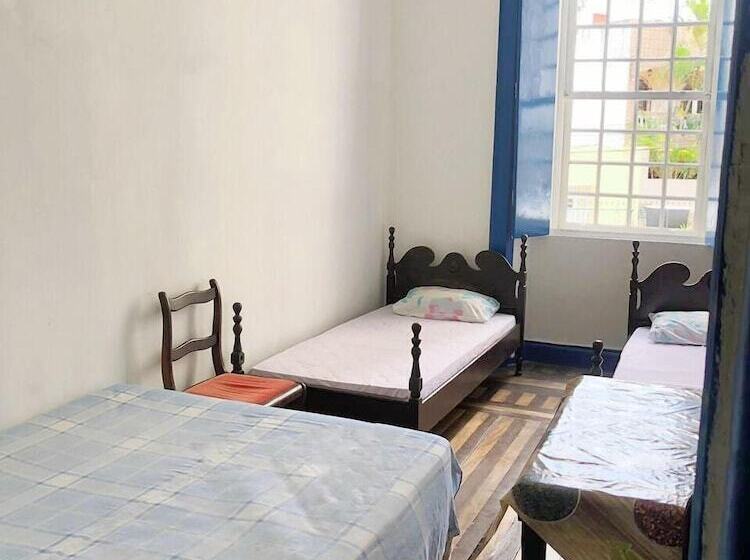 簡易ホテル Salvador Pousada