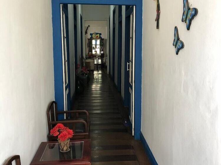 簡易ホテル Salvador Pousada