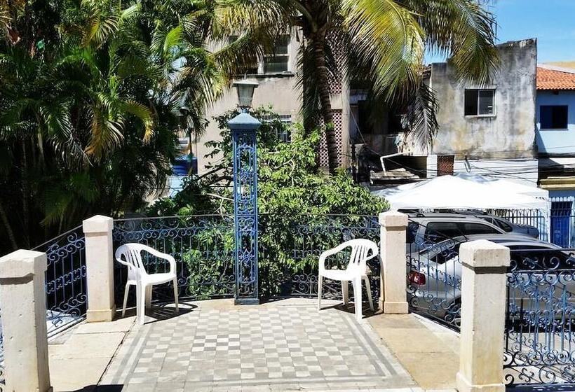 簡易ホテル Salvador Pousada