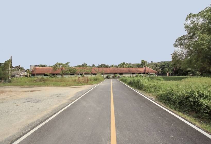 酒店 Capital O75345 Praewa Villas Naiyang Phuket