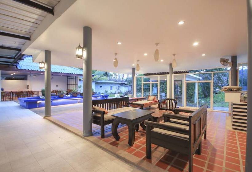 هتل Capital O75345 Praewa Villas Naiyang Phuket