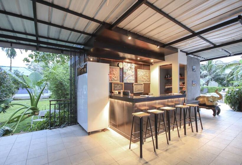 酒店 Capital O75345 Praewa Villas Naiyang Phuket