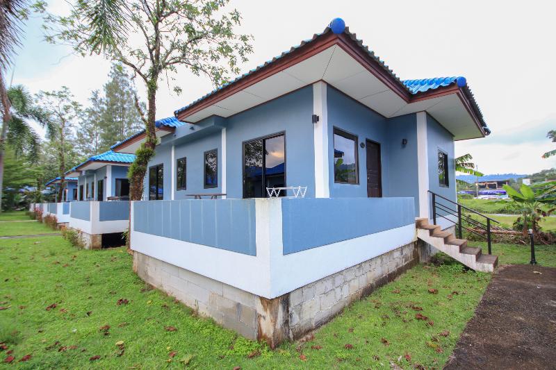 هتل Capital O75345 Praewa Villas Naiyang Phuket