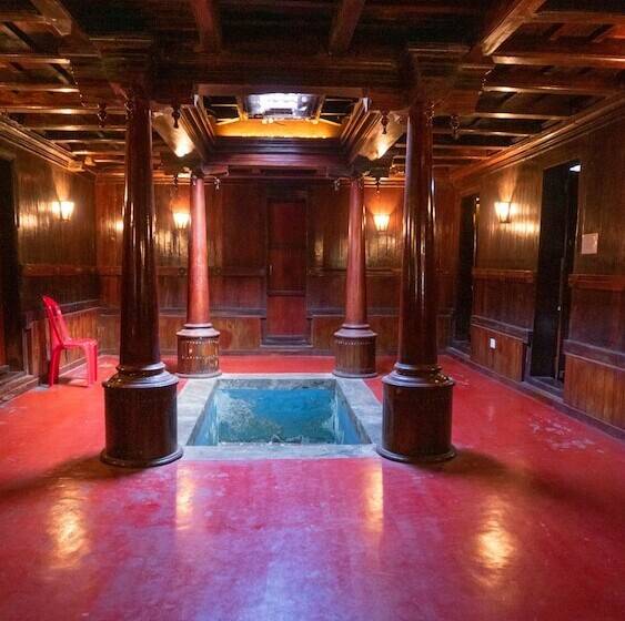 בית מלון כפרי Kumarakom Heritage