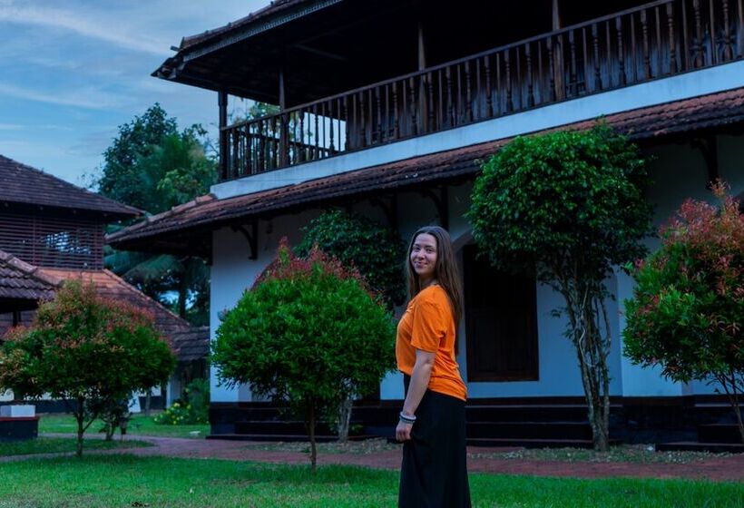 בית מלון כפרי Kumarakom Heritage