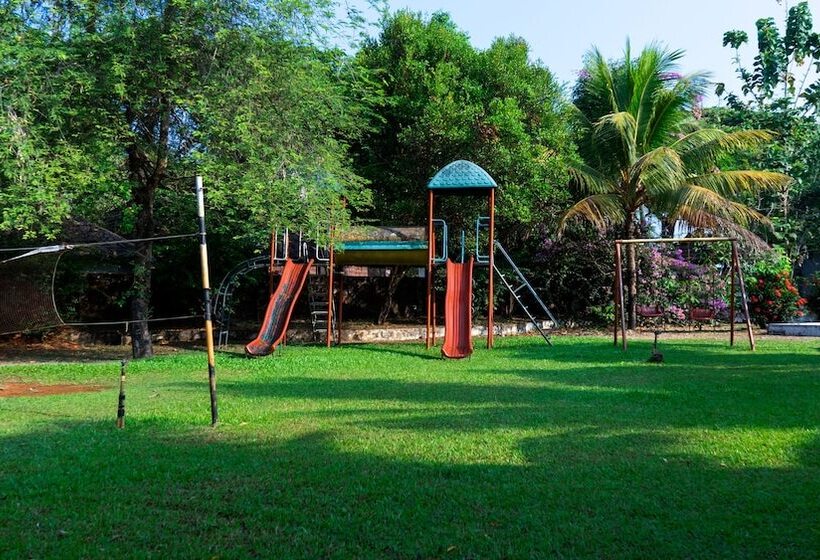 בית מלון כפרי Kumarakom Heritage