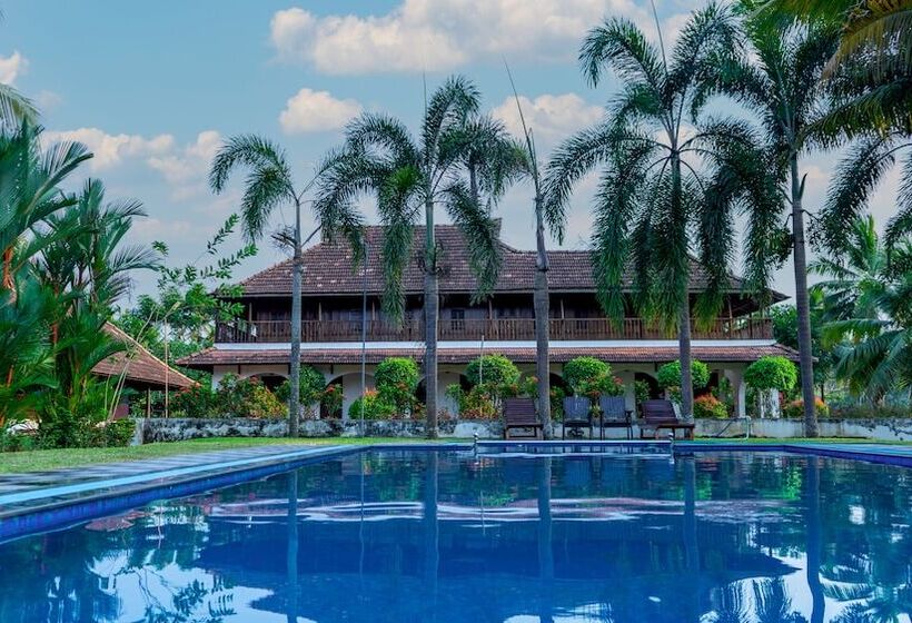 בית מלון כפרי Kumarakom Heritage