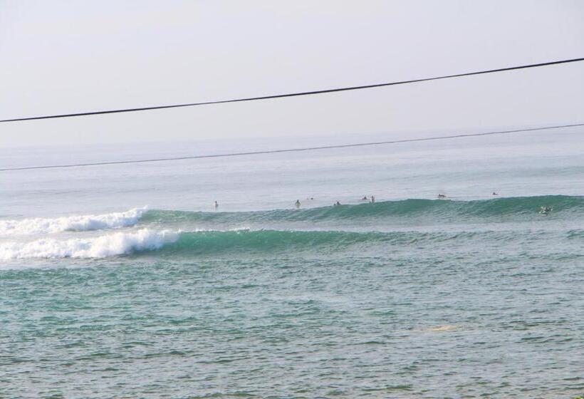 호텔 Laguna Surfing Stay