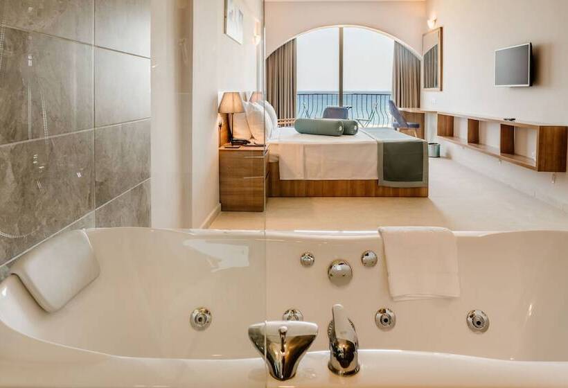 Отель Olivia Palm