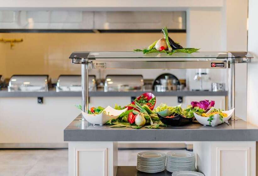 Отель Olivia Palm